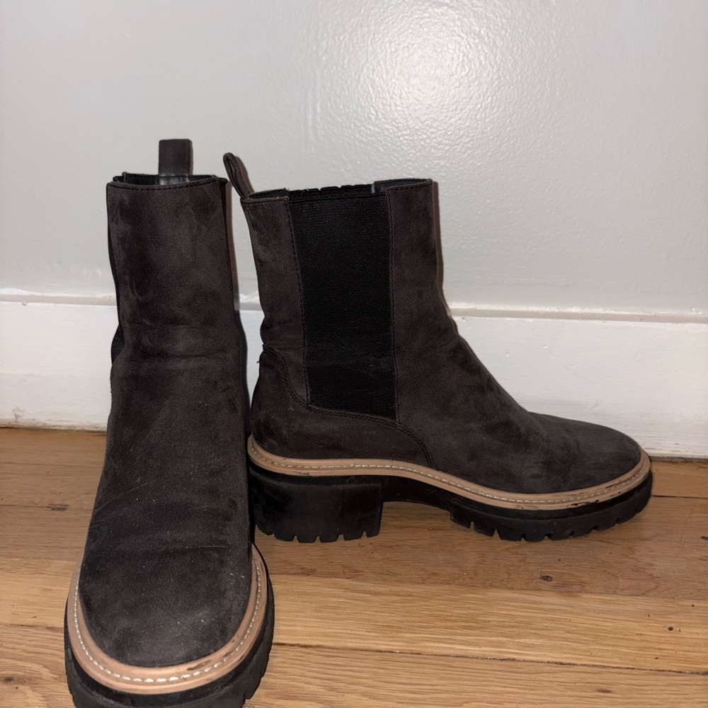 Women’s Black Suede Chelsea Lug Boots - Sleek Urban Style